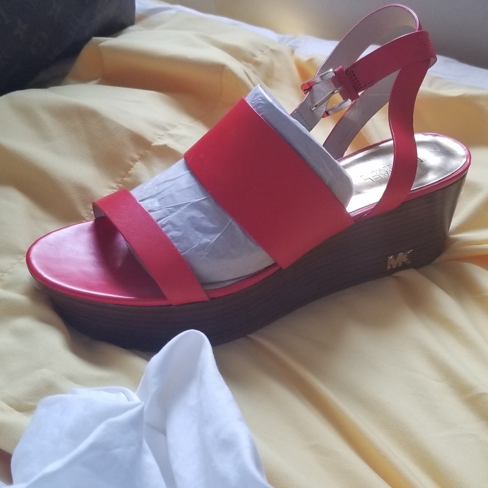 Sandals - Picture 2 of 3
